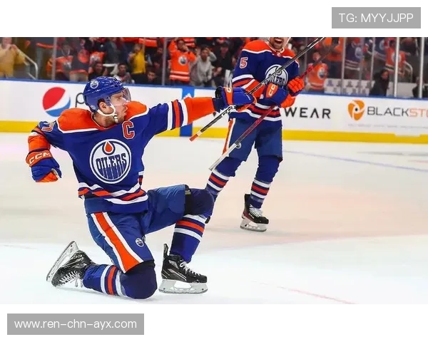 冰球麦克戴维德极速突破，完成抢点破门